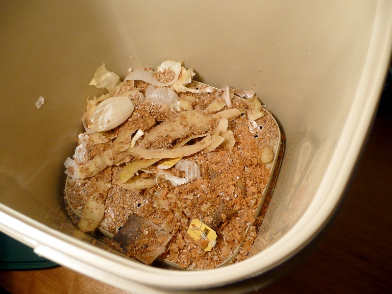 Bokashi bucket from the inside