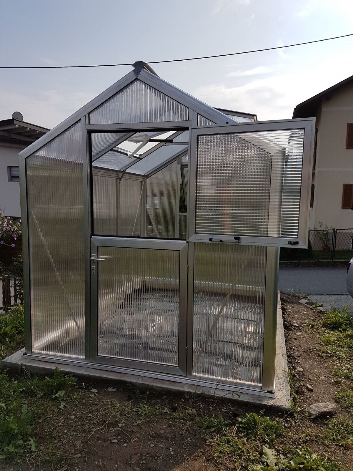 Greenhouse made from twin-wall sheets